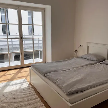 Appartement Iconic Historic 3br - Balcony, Wifi & Netflix *
