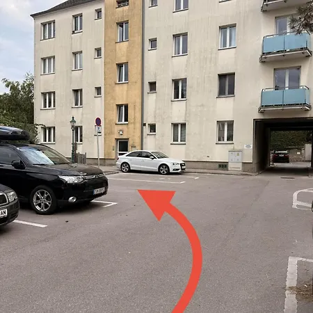 Iconic Historic 3br - Balcony, Wifi & Netflix Appartamento Klosterneuburg