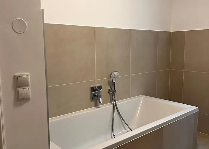 Lägenhet Iconic Historic 3br - Balcony, Wifi & Netflix Klosterneuburg