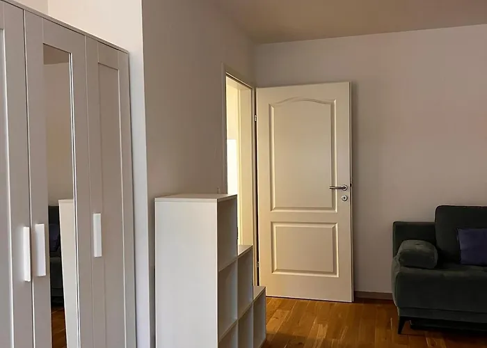 Iconic Historic 3br - Balcony, Wifi & Netflix Lägenhet *